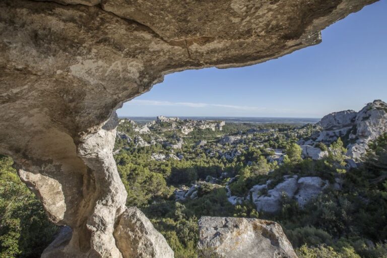 From Avignon: Full Day Best Of Provence Tour Explore Fontaine De Vaucluse