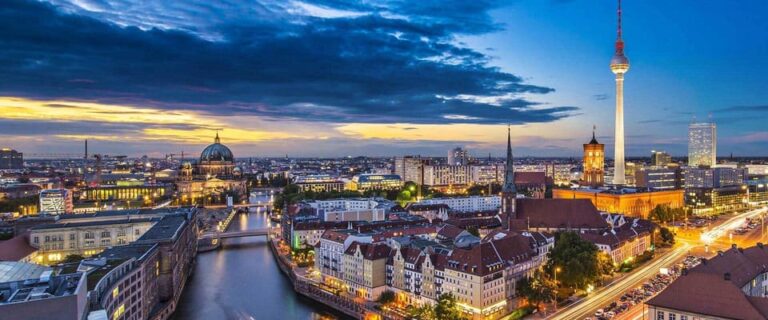 Full Day Private Trip From Prague To Berlin Discover Berlins Top Attractions