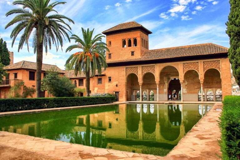 Granada: 3 Hour Fast Track Alhambra Tour Tour Overview