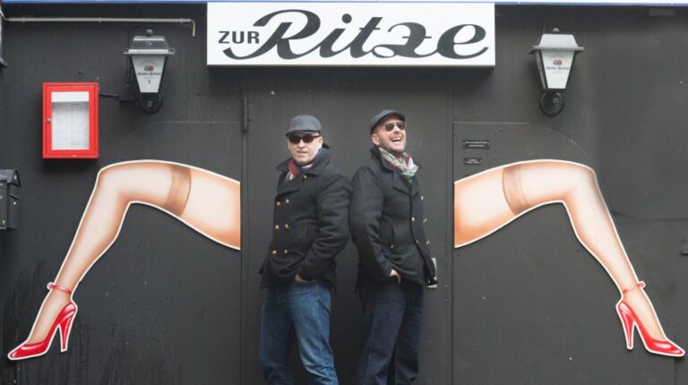 Hamburg: The Great Reeperbahn Tour With The Neighborhood Boys Exploring The St. Pauli District