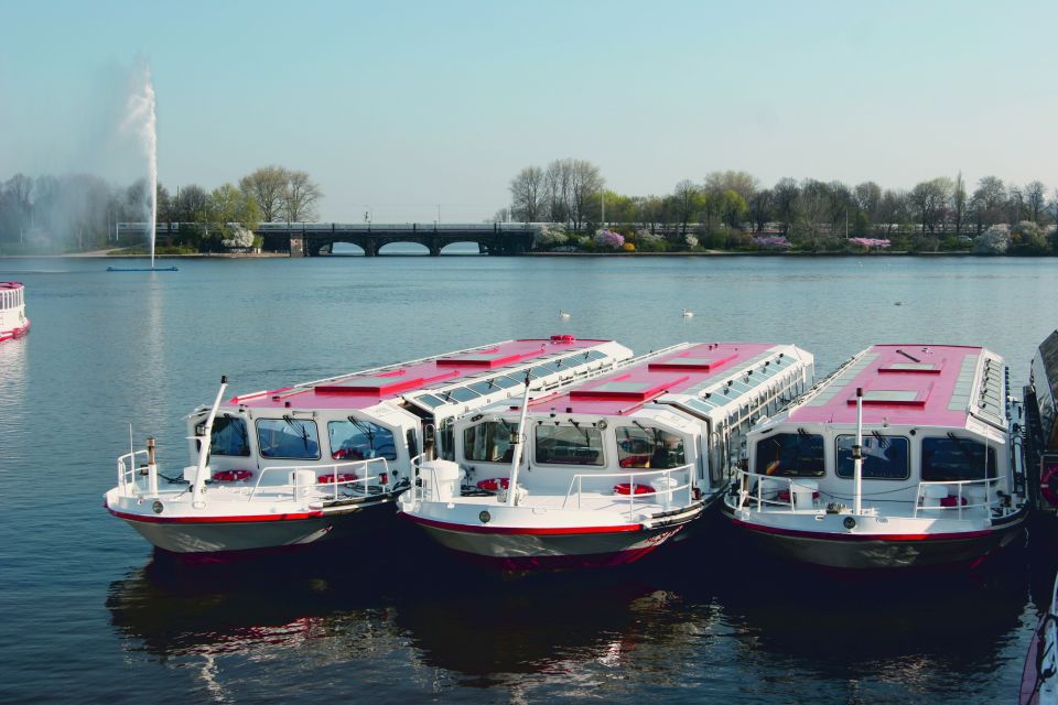 Hamburg: Twilight Cruise - Alster Canals Twilight Cruise