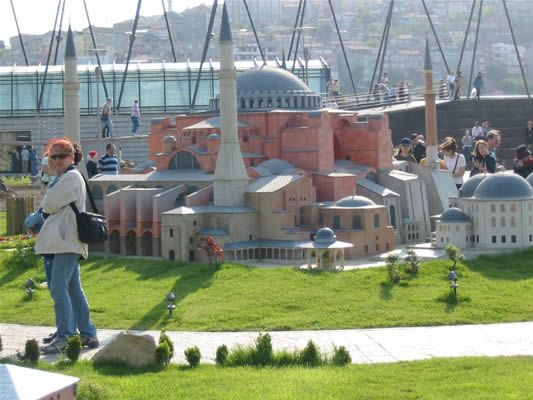 Istanbul's Golden Horn, Eyüp, Miniaturk & Pierre Loti Tour - Cable Car to Golden Horn