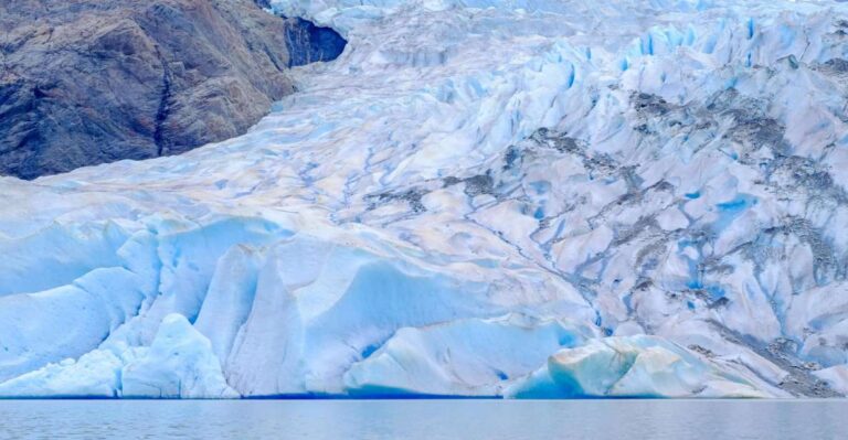 Juneau: Mendenhall Lake Canoe Tour Tour Overview