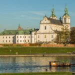 Krakow: Wawel Guided Tour With Lunch And River Cruise Tour Overview