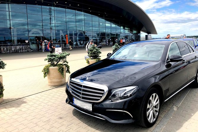 KRK Balice Airport: Private Transfer From/To Krakow - Luxurious Air-conditioned Vehicle