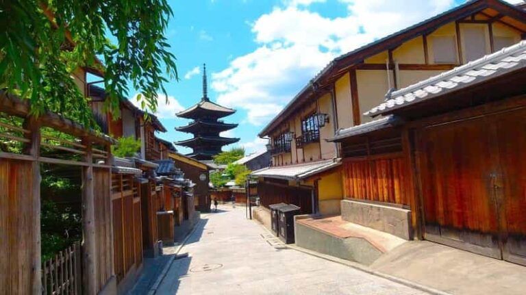 Kyoto: Higashiyama Highlights And Hidden Gems Walking Tour Tour Overview