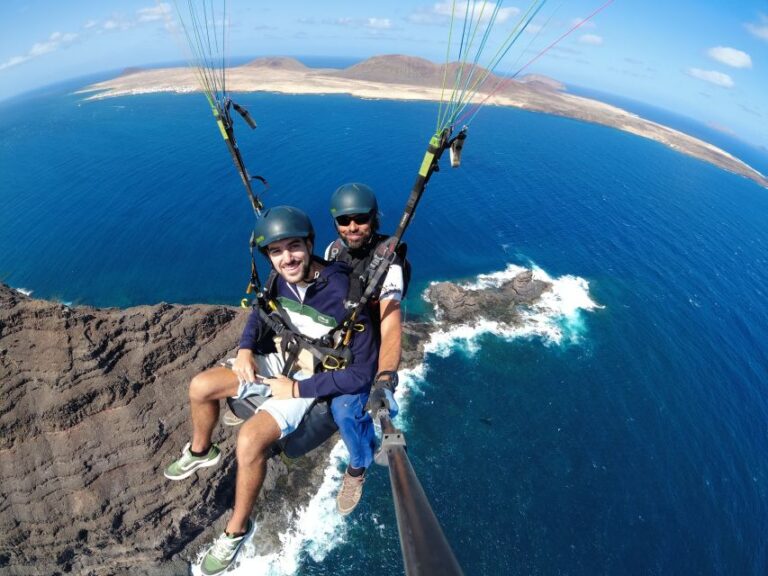 Lanzarote: Tandem Paragliding Flight Over Lanzarote Activity Overview