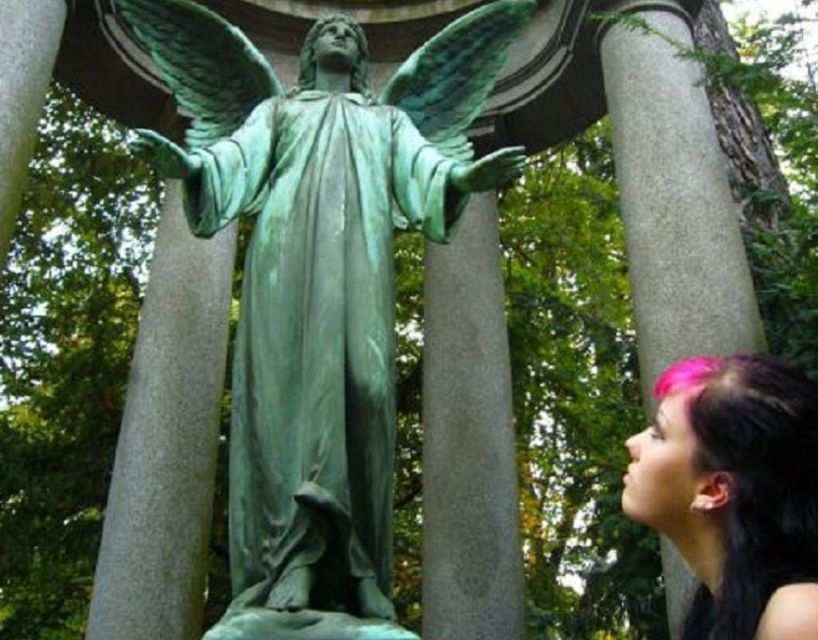 Leipzig: Guided Tour of the Southern Cemetery - Tour Overview and Details