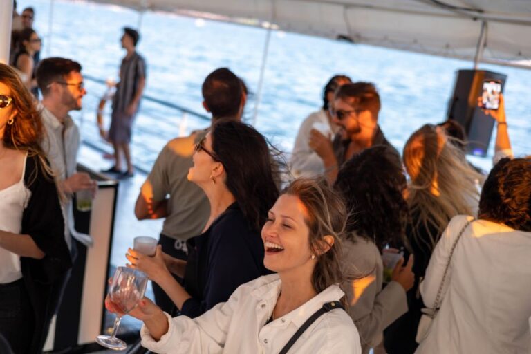 Lisbon: Catamaran Boat Party With Music, Open Bar & Swimming Activity Overview