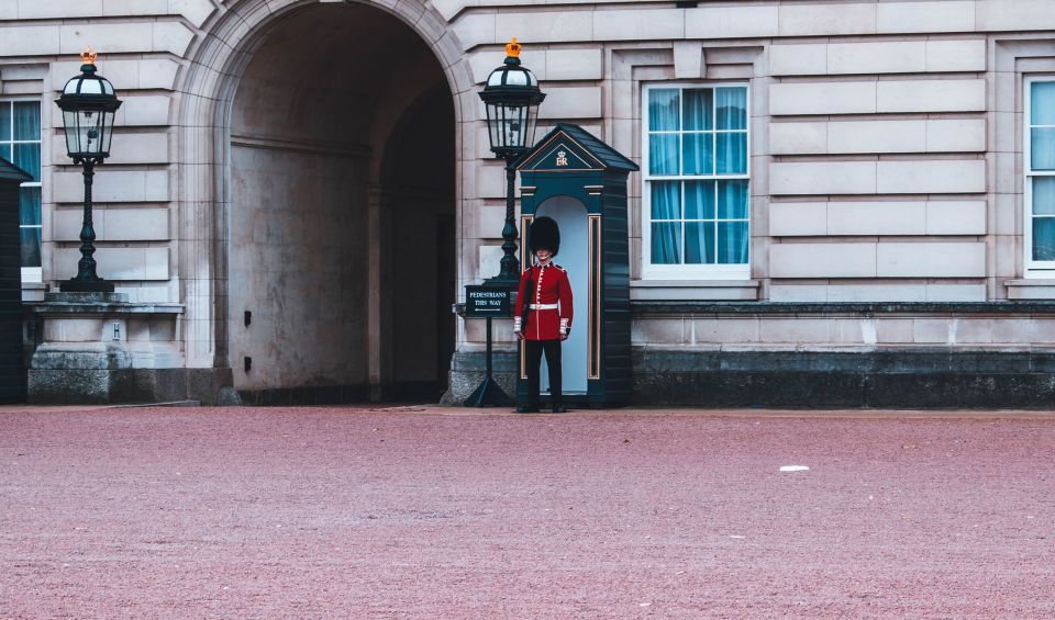 London: Changing of the Guard Private Group or Family Tour - Group Size and Pricing