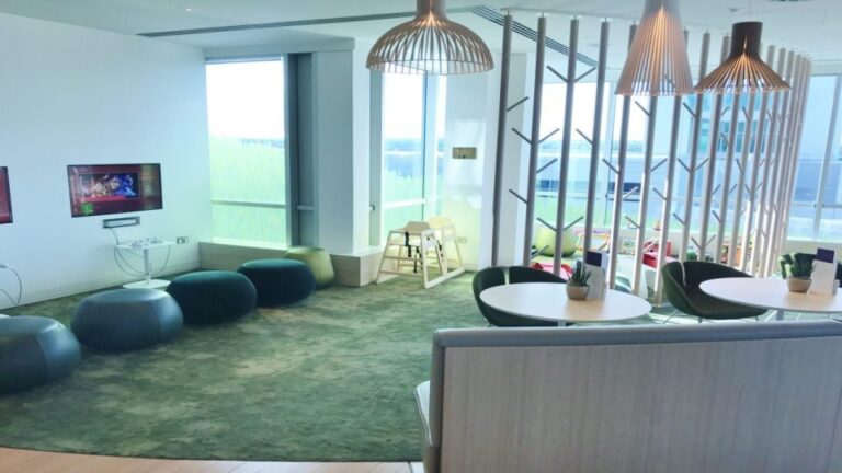 London Gatwick Airport (lgw): Premium Lounge Entry Overview Of Premium Lounge