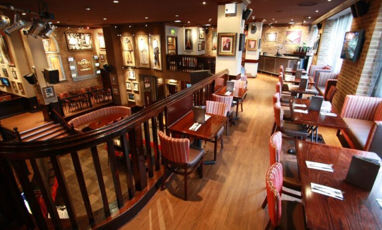 Manchester: Hard Rock Cafe With Set Menu For Lunch Or Dinner Location And Description