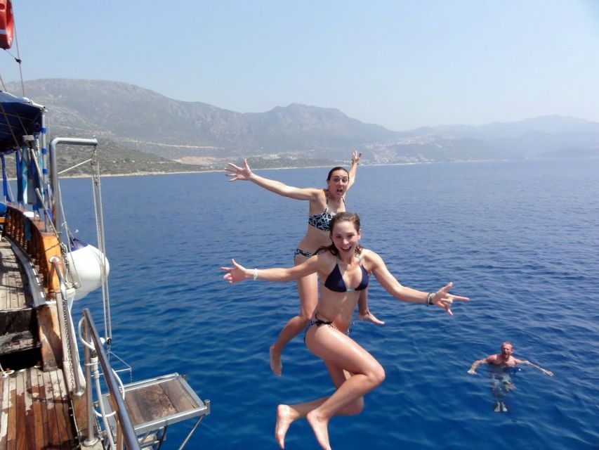 Marmaris: Boat Trip With Unlimited Drinks and BBQ Lunch - Overview of the Boat Trip