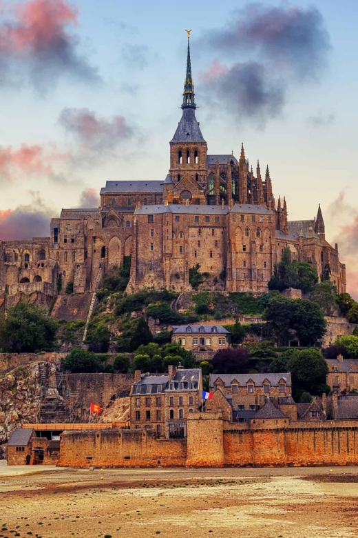 Mont Saint Michel Private VIP Tour With Champagne From Paris - Tour Highlights