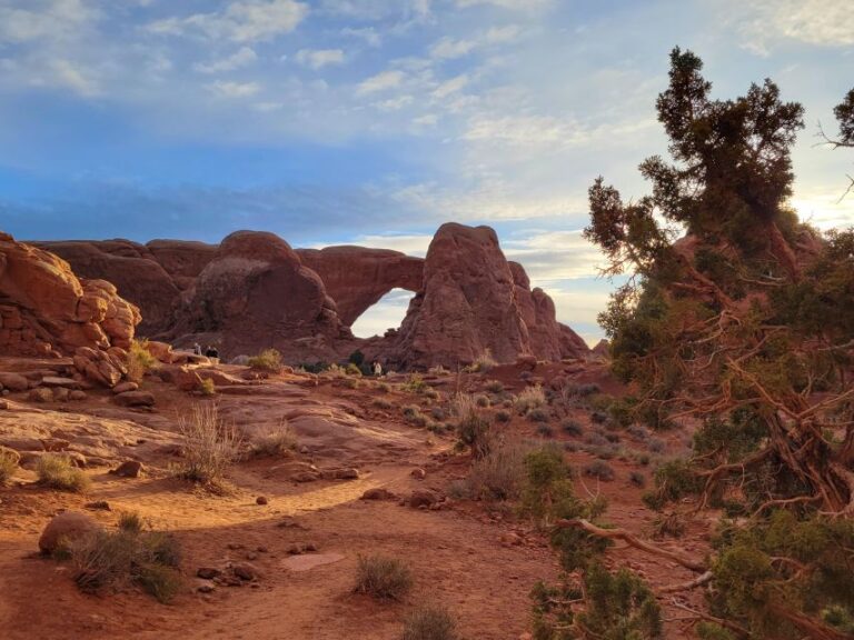 Morning Arches National Park 4x4 Tour Tour Overview