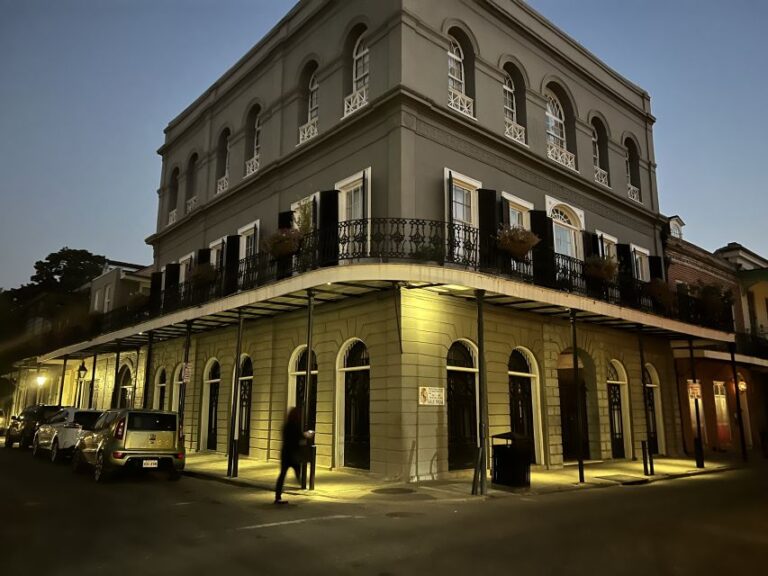 New Orleans : Best Of Ghost & Voodoo Experience Walking Tour Tour Overview