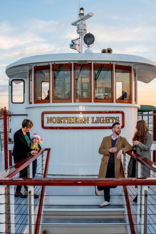 New York City: Weekend Holiday Brunch Cruise - Discover Manhattans Iconic Skyline