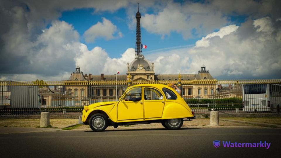 Paris: Discover Paris in a 2CV - Vintage Citroen 2CV Tour