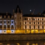 Paris : Game Of French Thrones (walking Tour) Unraveling The Pont Des Arts