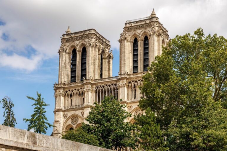 Paris: Notre Dame Island Tour & Sainte Chapelle Entry Ticket Tour Overview