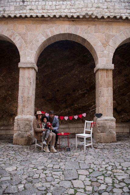 Photoshoot Experience at Dalt Vila Castle- Old Town Magic - Experience Overview