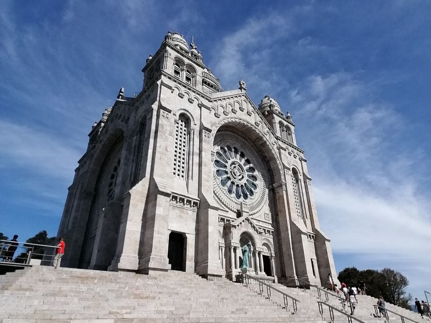 Ponte De Lima & Viana Do Castelo: All-Inclusive Private Tour - Tour Overview