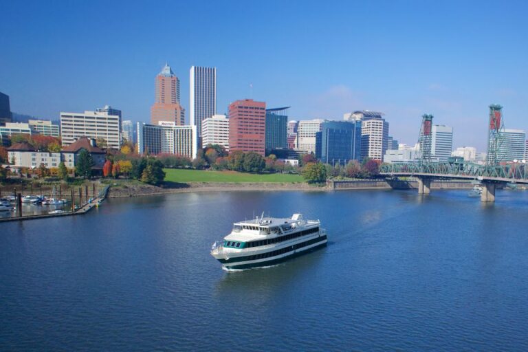 Portland: Happy Hour Sightseeing Cruise Activity Overview