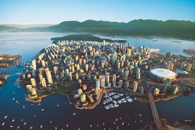 Private Accessible Vancouver Airport (yvr) Transfer To City Of Vancouver Included In The Transfer