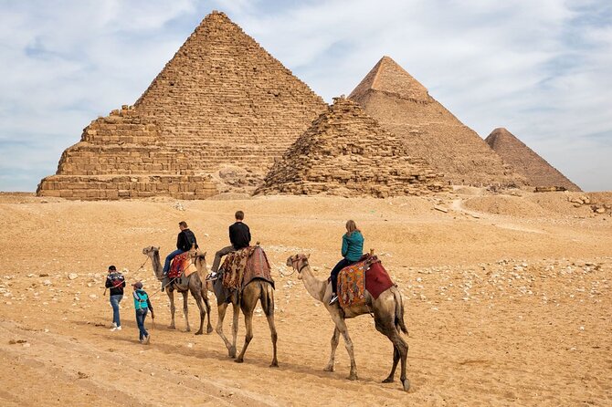 Private Tour To Giza Pyramids With 30 Minutes Camel Ride And Lunch Giza Pyramids Exploration