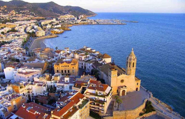 Private Transfer From Barcelona To Sitges Service Overview