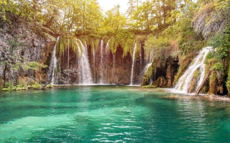 Private Transfer From Split To Zagreb With Stop At Plitvice Service Overview