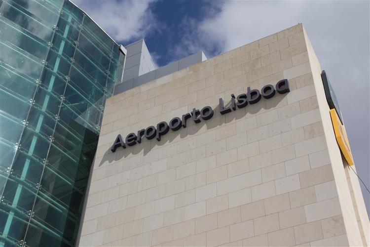 Private Transfer From/To Lisbon Airport - Transfer Details