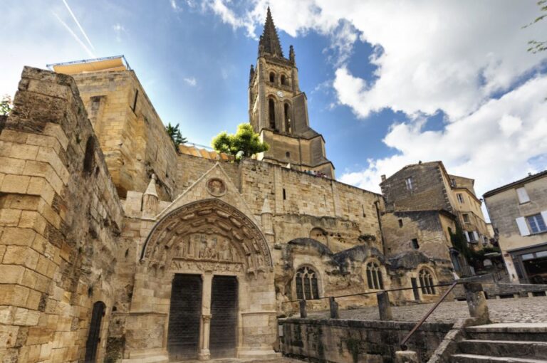 Saint Émilion: Private Walking Tour & Magnificent Views Tour Overview