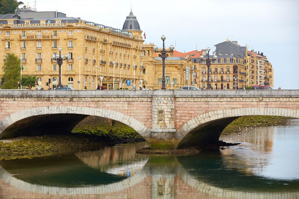 San Sebastian and Basque Coast Tour From Vitoria - Tour Duration and Languages