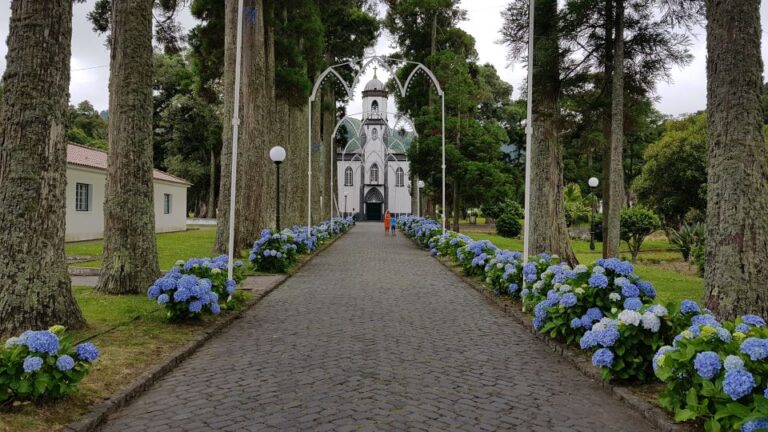 São Miguel Island: Full Day Sete Cidades Tour Tour Overview