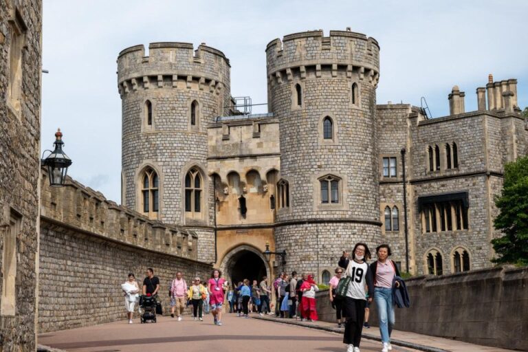 Skip The Line Windsor Castle Day Trip From London With Guide Tour Details