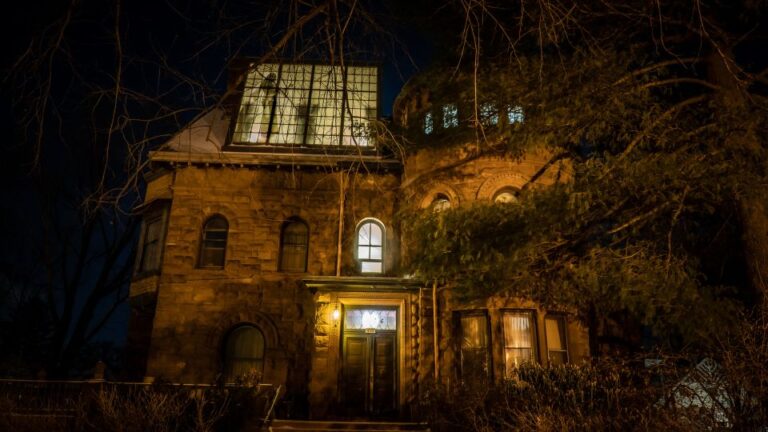 St. Paul: Mansions Of Mystery Twin Cities Ghost Walking Tour Tour Overview And Details