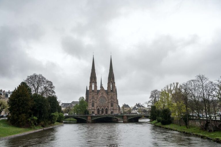 Strasbourg: Cathedral Official Digital Audio Guide Cathedral History And Architecture