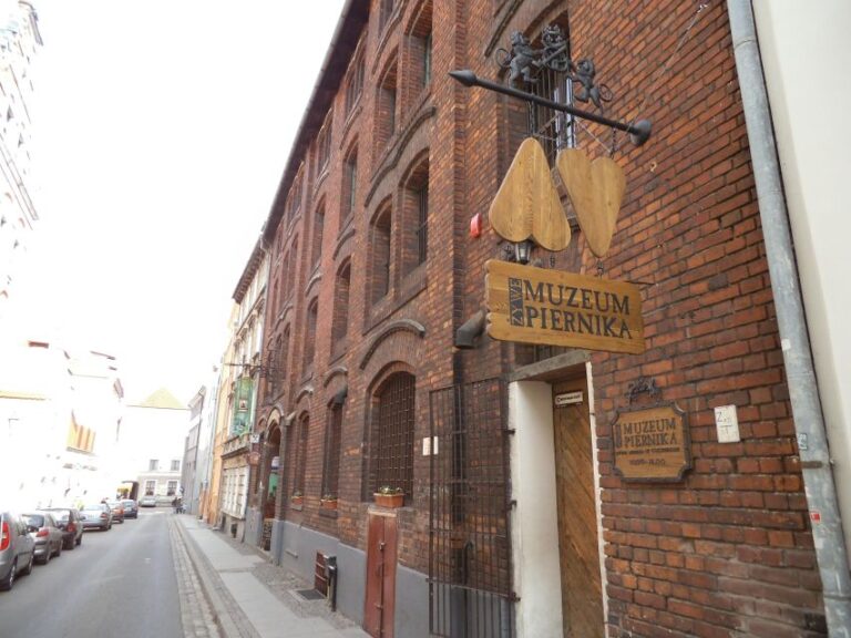 Torun Living Museum Of Gingerbread And Old Town Private Walk Overview And Pricing