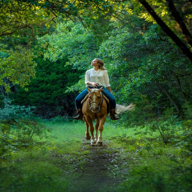 Waco: Horseback Riding Tour With Cowboy Guide - Tour Overview