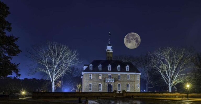 Williamsburg Whispers: A Ghostly Walk Through History Tour Overview