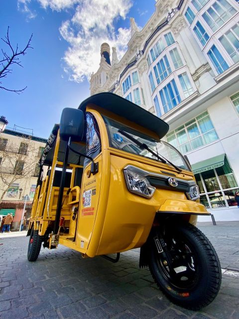 2-Hour Tuk Tuk Tour of the Best of Madrid With Audio Guide - Key Points