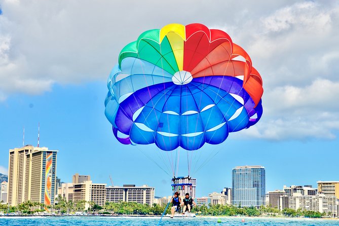 1-Hour Hawaiian Parasailing in Waikiki - Meeting Point and Duration