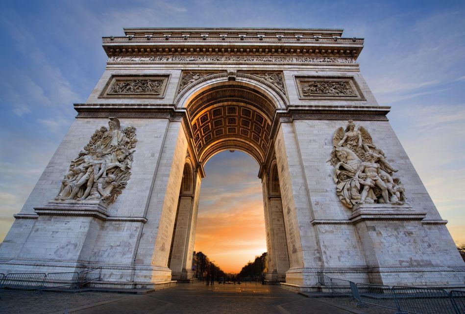 3-Hour Paris Photoshoot Guided by Professional Photographer - Eiffel Tower Photo Stop