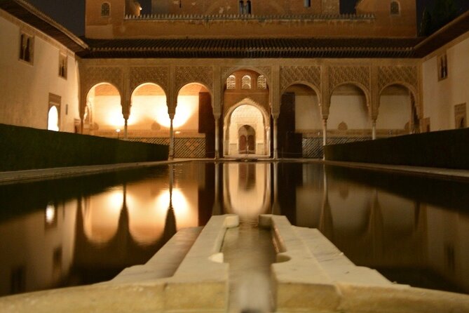 Alhambra Night Visit (8 People) - Inclusions