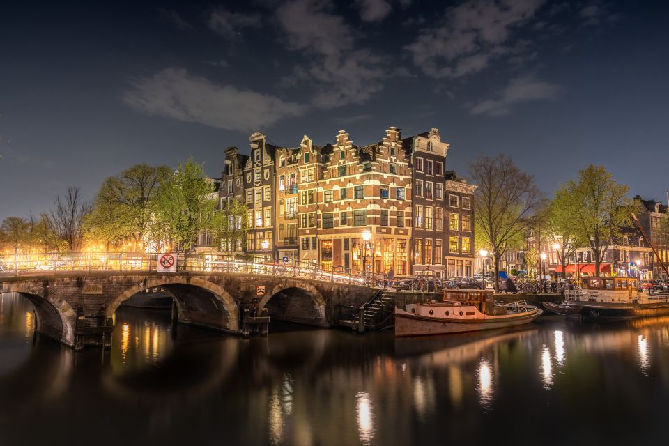 Amsterdam: Evening Guided Cruise With Bar on Board - Guided Tour Experience