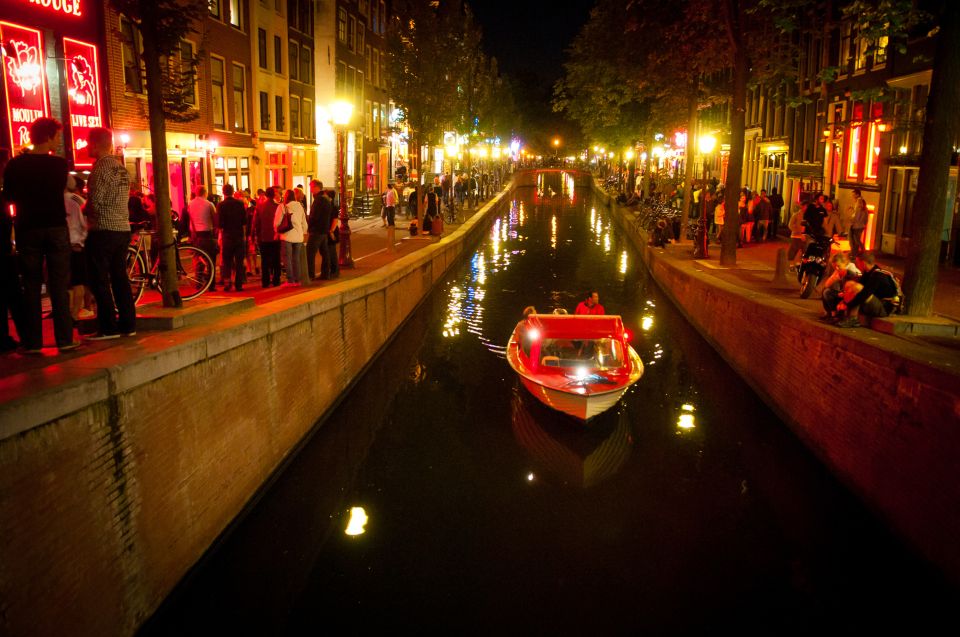 Amsterdam: Walking Tour of the Red Light District - Experience Highlights