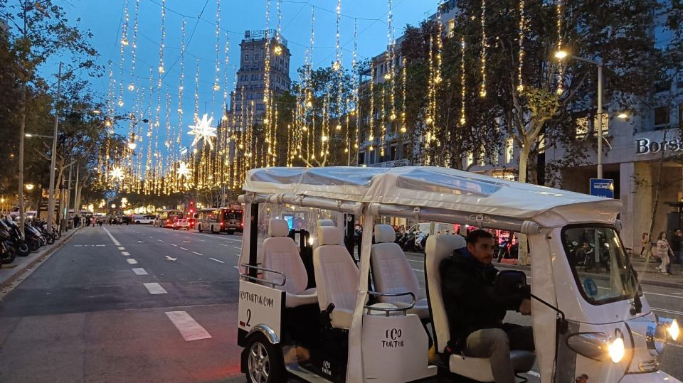 Barcelona: Private Christmas Lights Tour by Eco Tuk Tuk - Experience Highlights