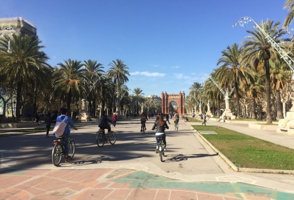 Barcelona: Small-Group Evening Bike Tour - Itinerary Highlights