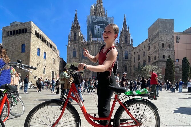 Bike Tour in Barcelona: History, Architecture and Culture - Exploring the City